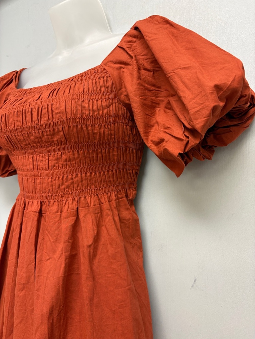 SOLD IN STORE Petal + Pup Smocked Puff Sleeve Midi Dress Rust Orange NWT Size US - Picture 3 of 13